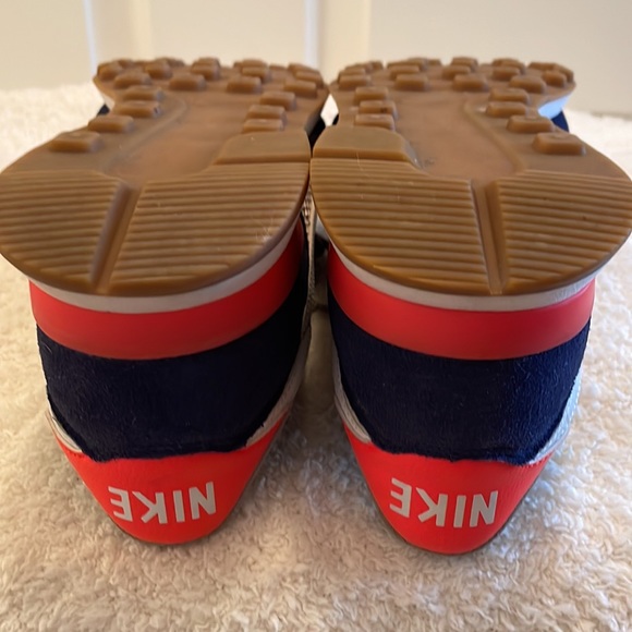 ⭐️SOLD - NIKE Women’s Internationalist Athletic Navy/Orange Running Shoe - Picture 12 of 12